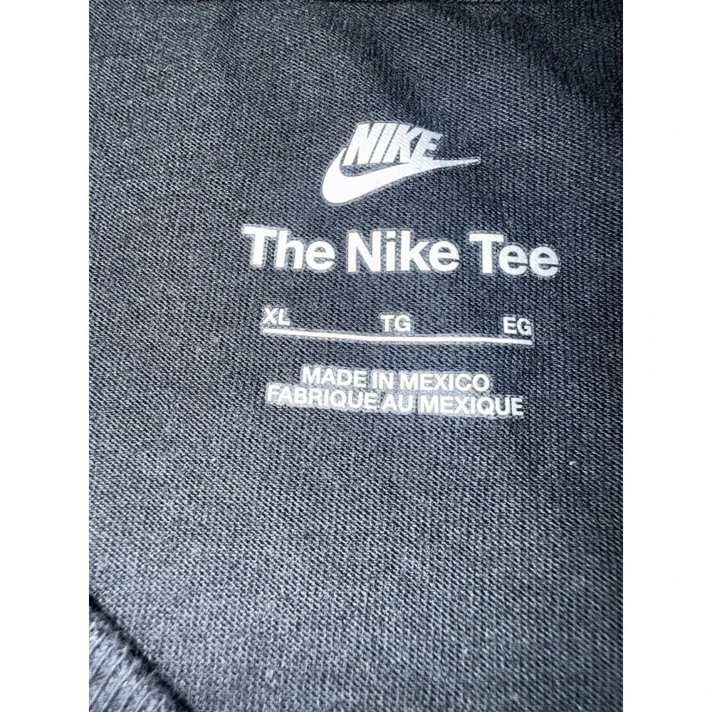 Nike Sportswear Tee Youth Size XL